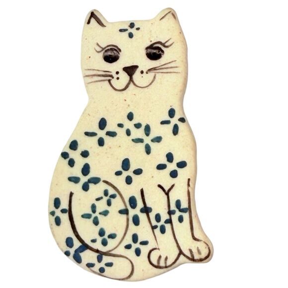 Blue & White Cat Brooch Pin 1 3/8" Signed THW Cute Kitty Kitten - Picture 1 of 13